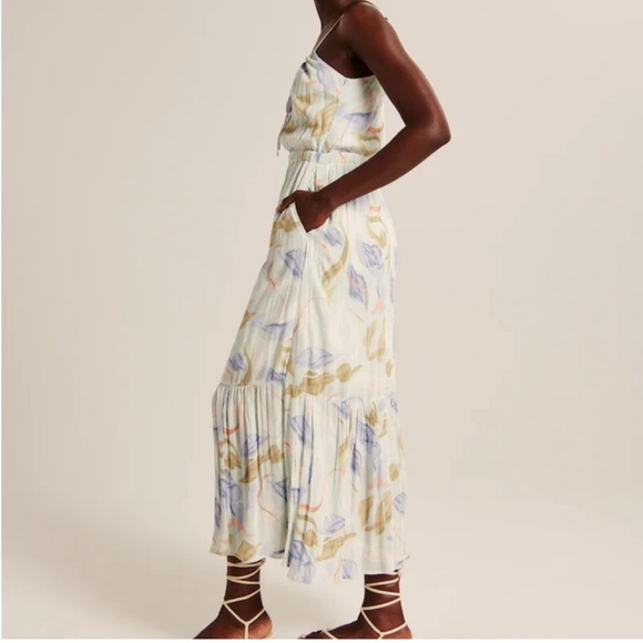 A&F - Easy Waist Midaxi Dress - Picture 4 of 7